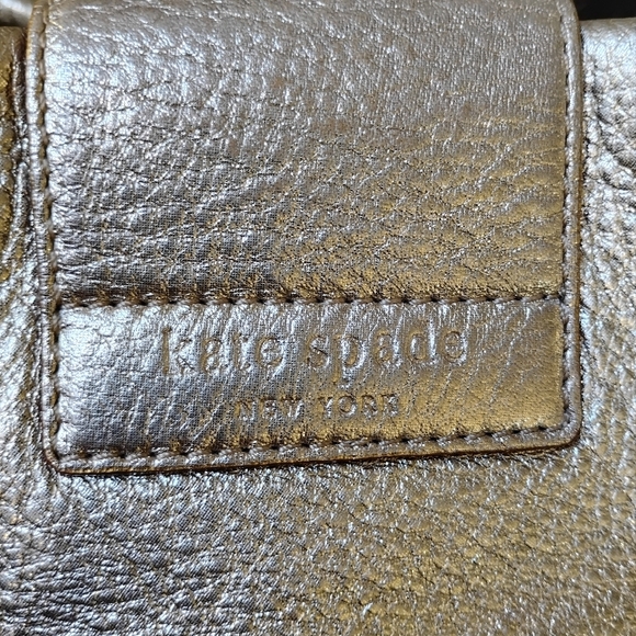 stylish Kate Spade New York Bexley Jessie tote bag features a solid pattern - Picture 7 of 11